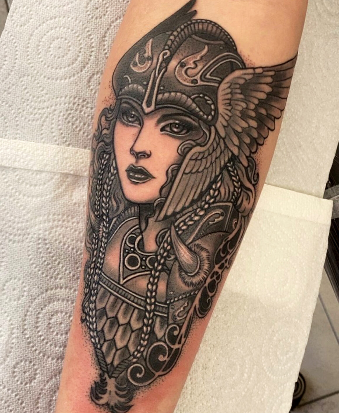 Tattoo by Lynn Akura, @lynnakura